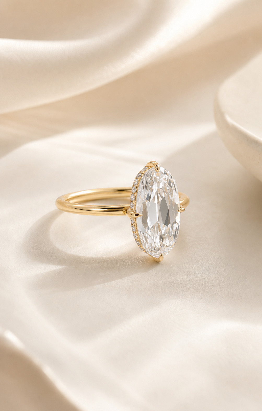Elongated Oval (Moval) Lab Grown Diamond Ring thumbnail 7