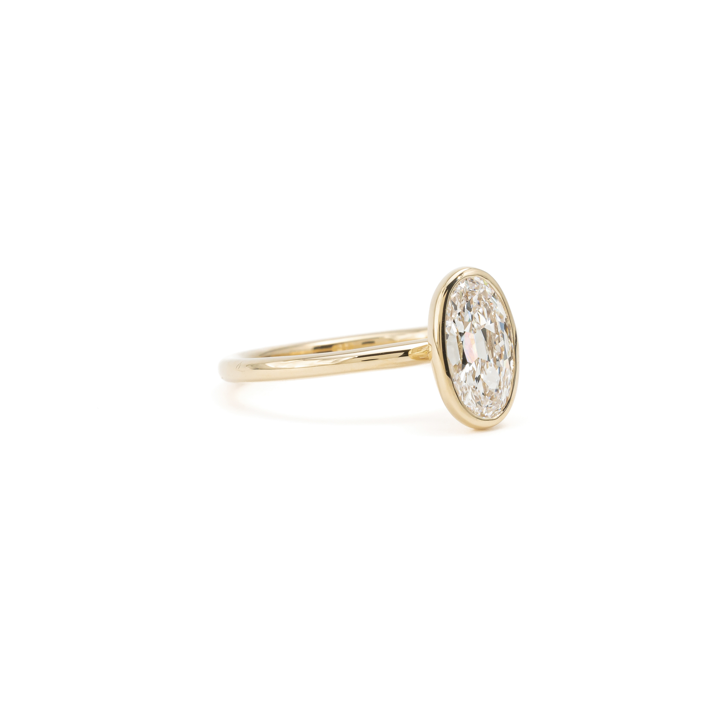 Bezel-Set Elongated Oval Lab Grown Diamond Ring thumbnail 4
